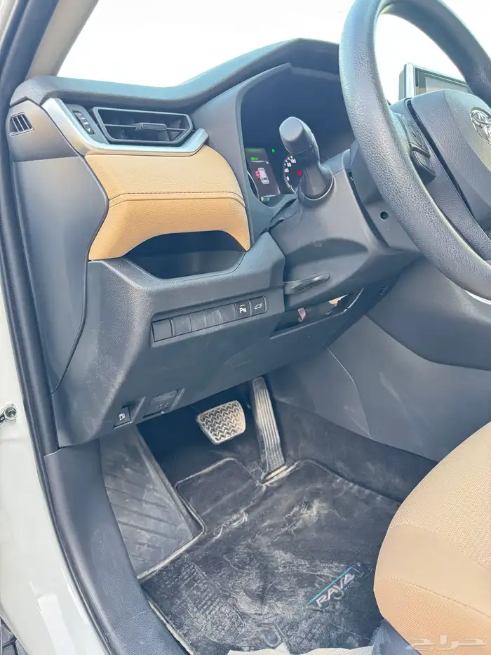 للبيع تويوتا راف فور 2024 - فل كامل هايبرد - بحالة الوكاله 17