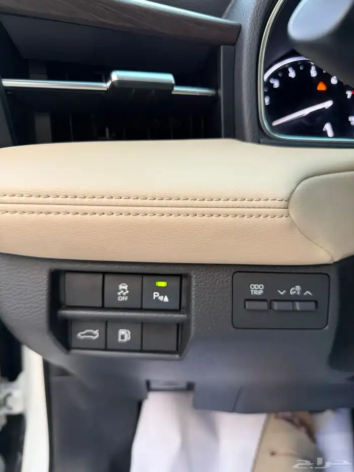 تويوتا افالون 2022 سعودي - تورنق عداد 86 الف كيلو فقط 14