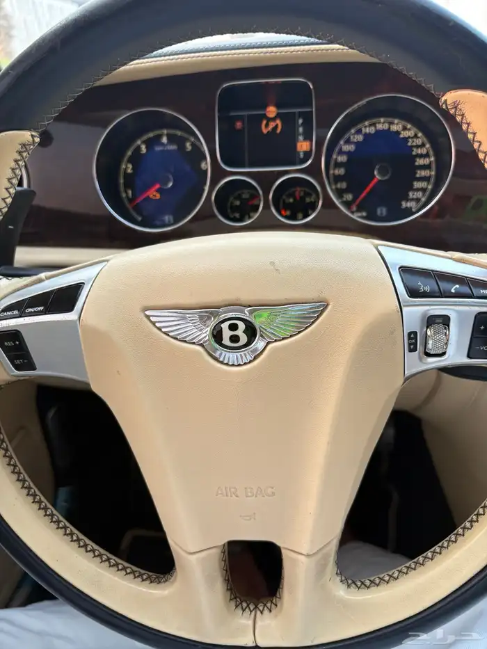 بنتلي 2011 للبيع (speed) اعلى فئه w12 10