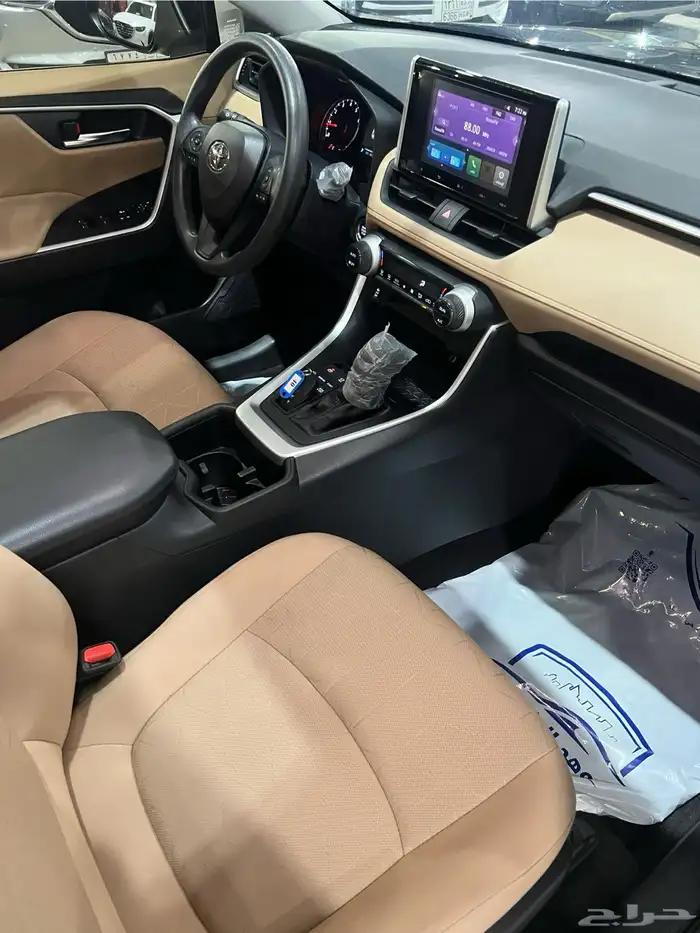 تويوتا راف فور 2024 XLE بنزين فل كامل شبه جديد 5