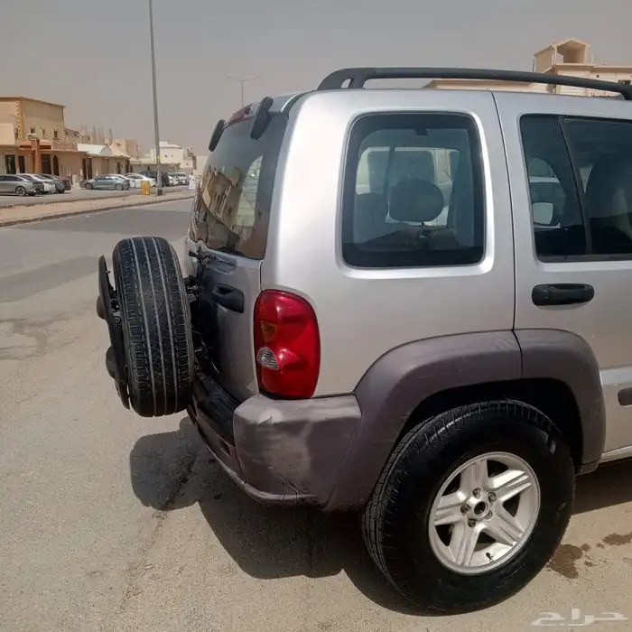 جيب شيروكي موديل 2004 قير عادي 2004مديل فحص ستماره منتهيه 1