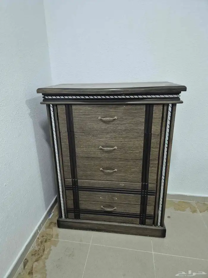 غرفة نوم رئيسي كامله و غرفة أطفال سرير واحد للبيع للانتقال 4