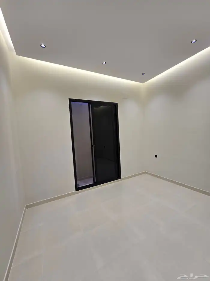 للبيع شقه ارضيه 500 الف كامل خدمات خلف موجان بارك 17