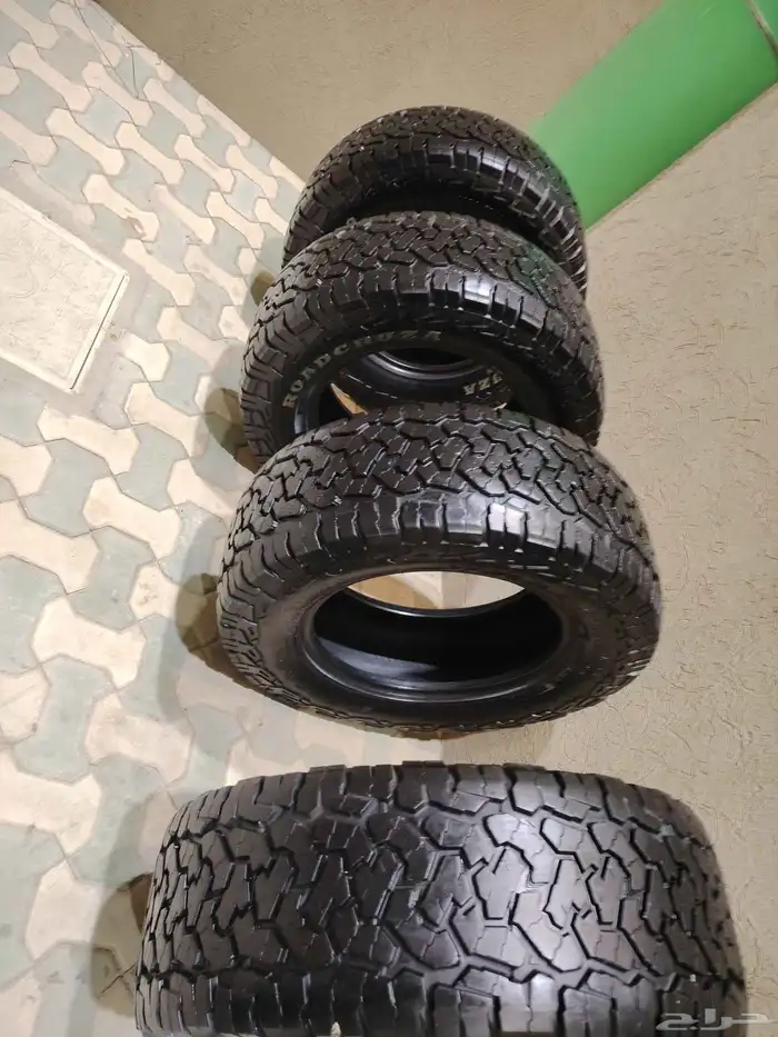 طقم كفرات حجري شبه جديد نوعها رود كروز 5