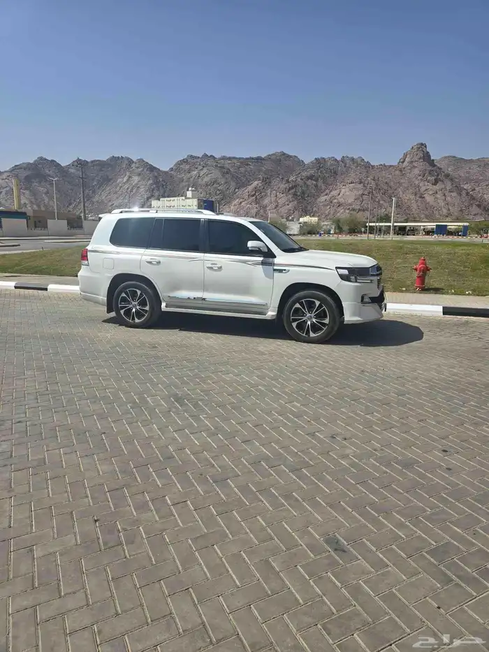 لاندكروزر ديزل 2020 0