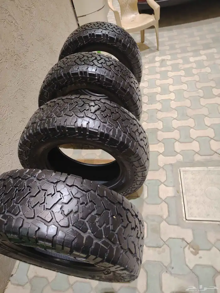 طقم كفرات حجري شبه جديد نوعها رود كروز 4