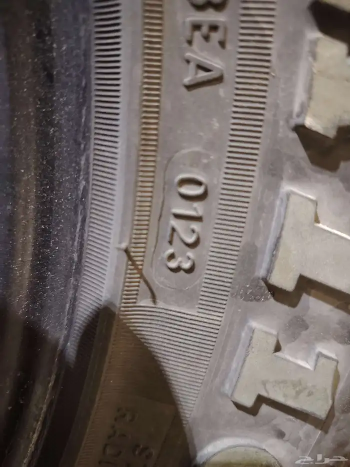 طقم كفرات حجري شبه جديد نوعها رود كروز 8