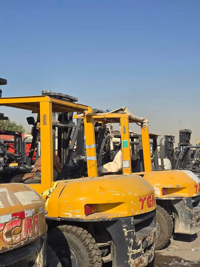 للايجار رافعة فوركلفت رافعة شوكية سكين للايجار يومي شهري 6