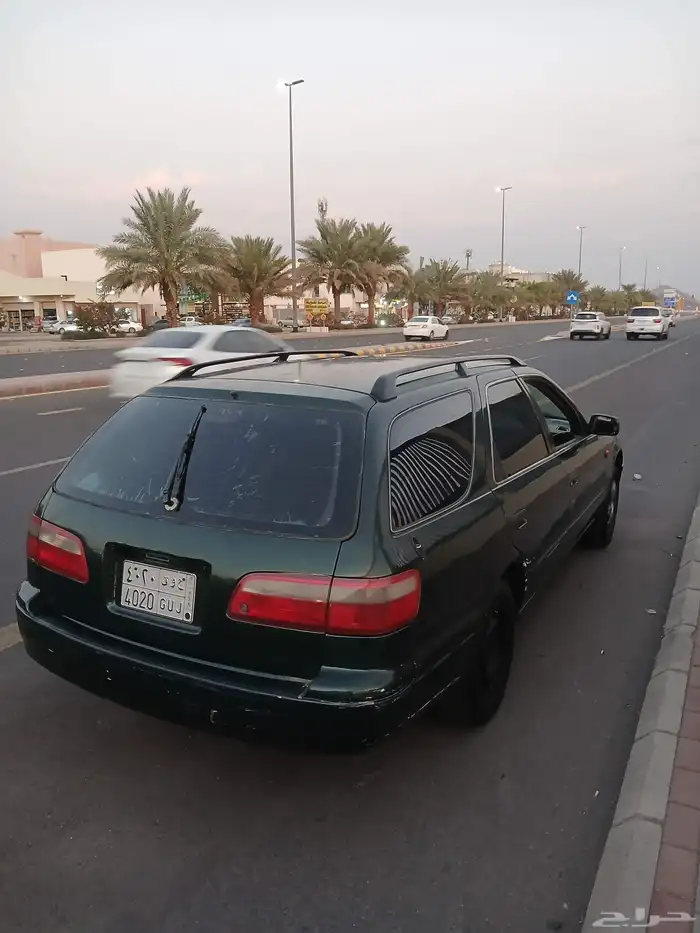 للبيع تويوتا كامري 1