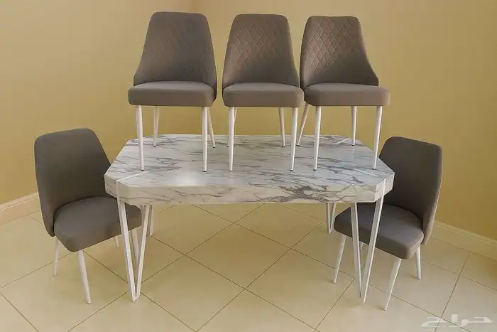 طاولة طعام 1