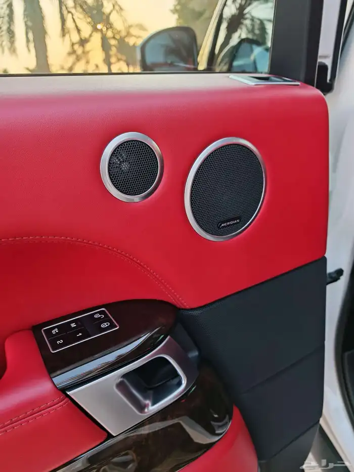 رينج روفر 2015 أوتوبيجرافي سوبر شارج أبيض لؤلؤي 40