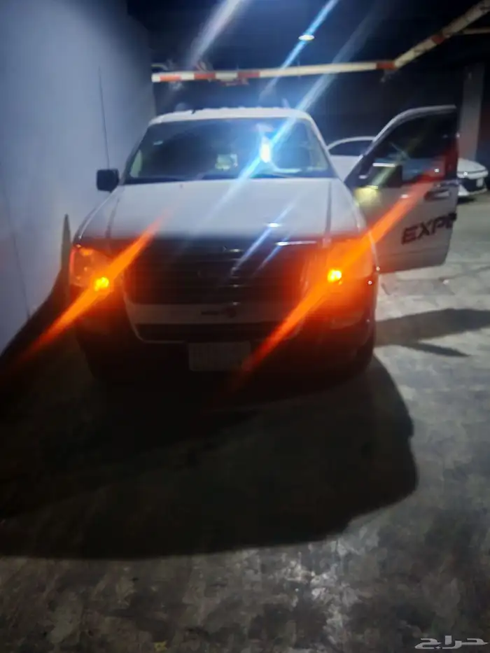 فورداكسبلور 6 سليندر سيارة نظيفه والحمدلله شاشه كااميرا خلفي 1