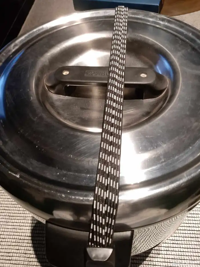 حافظة طعام ياباني زوجرشي ابو فيل نظيفه مقاس كبير 1