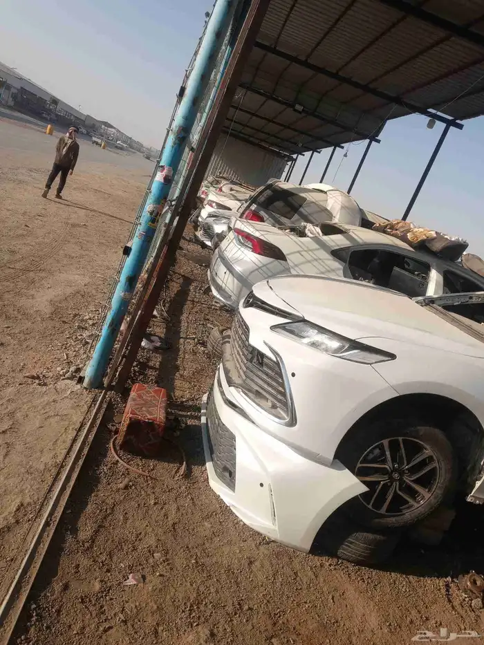 يوجد لدينا قطع غيار سيارات تشليح اف جي 2015. فورشنر 5