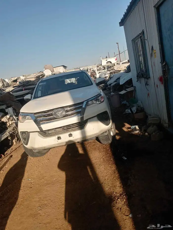 يوجد لدينا قطع غيار سيارات تشليح اف جي 2015. فورشنر 8