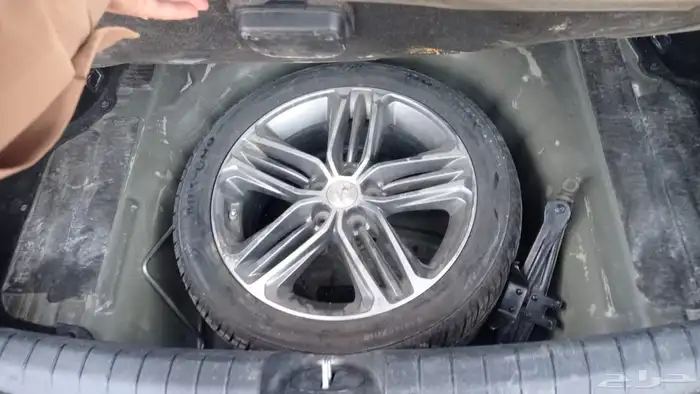 ازيرا 2018 بنزين 6 سلندر 23