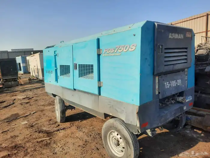 مولدات كهرباء وكمبروسرات الهواء والرافعات الشوكية ومكينات ال 0