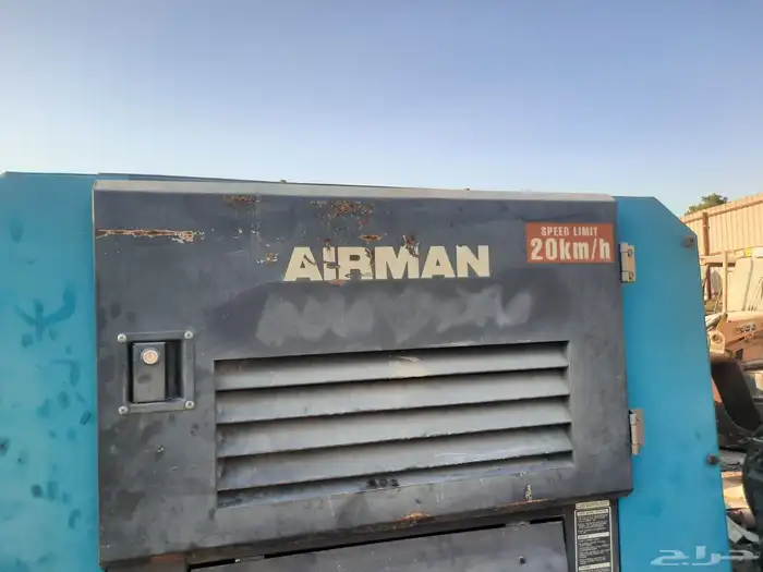 مولدات كهرباء وكمبروسرات الهواء والرافعات الشوكية ومكينات ال 1