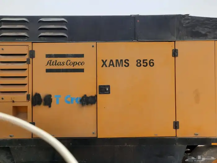 مولدات كهرباء وكمبروسرات الهواء والرافعات الشوكية ومكينات ال 2