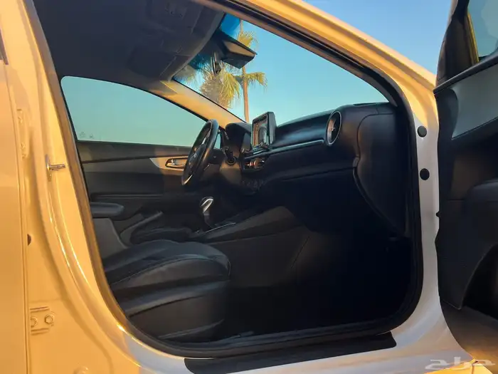 كيا K3سيراتو 2021(بنزين) فل بصمة شاشة 14