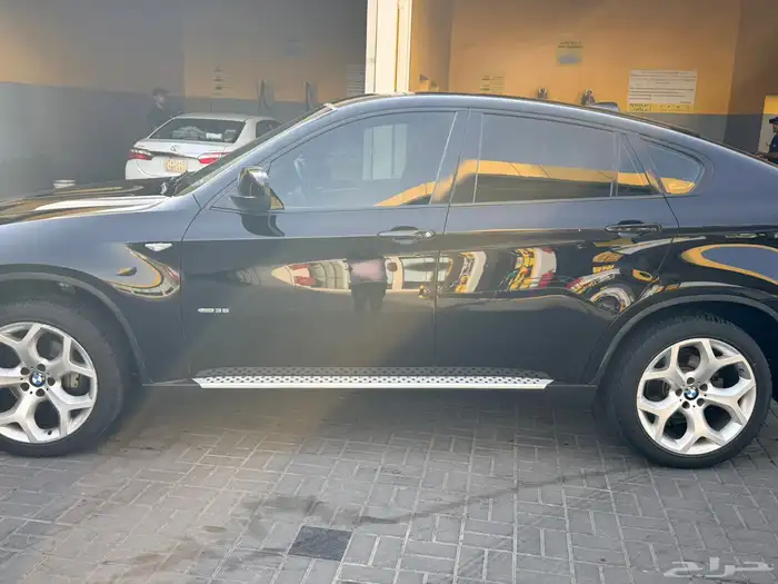 سيارة بي ام دبليو X6 1