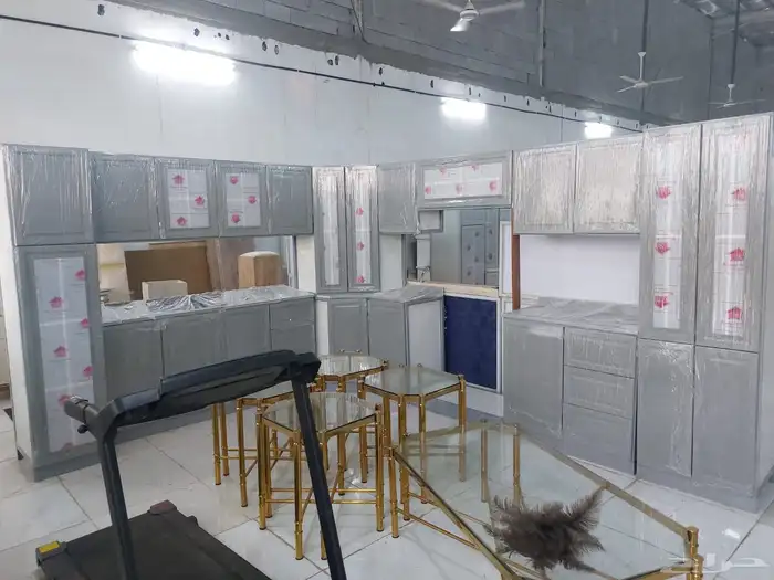 يوجد لدينا دواليب مطبخ جاهزه مقاس 6 متر و7 متر متوفره ألوان 1