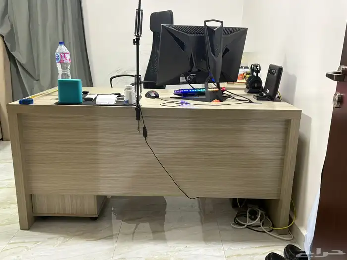 مكتب كامل للبيع بحالة الحديد 1