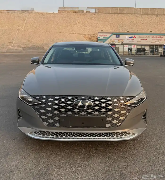 ازيرا 2022 -كاليجرافي 6 سلندر اعلا مواصفات بدون بنورما للبيع 1