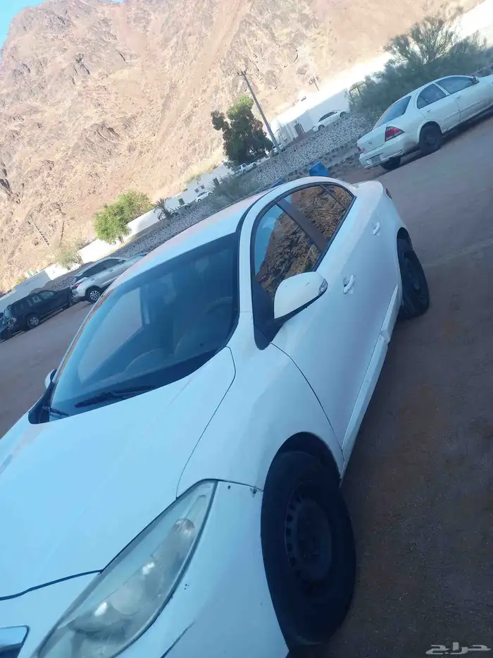 سياره رينو للبيع المستعجل 3