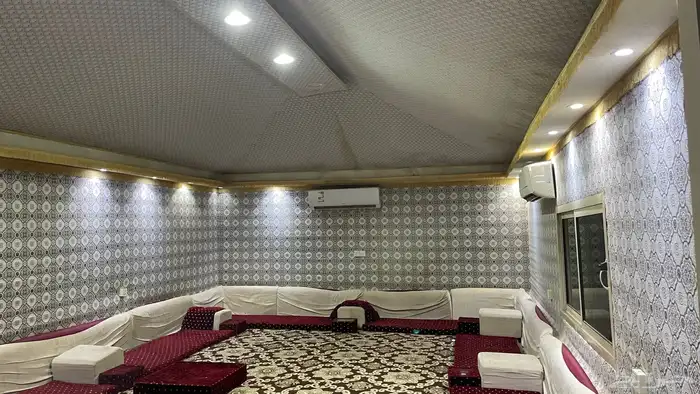 بيت شعر ملكي بدون المنقل والمكيفات 1