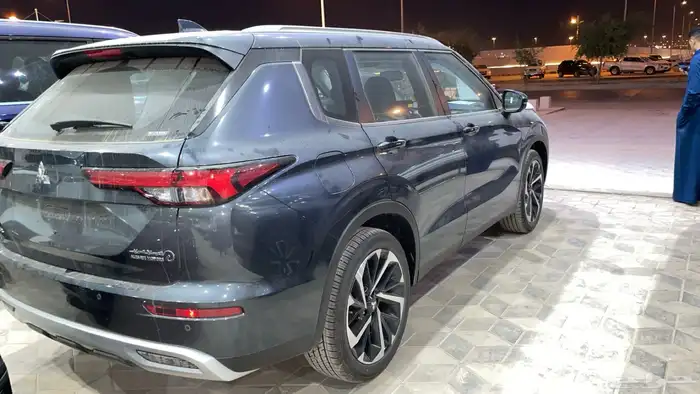 ميتسوبيشي اوتلاندر 2025 نص فل 3