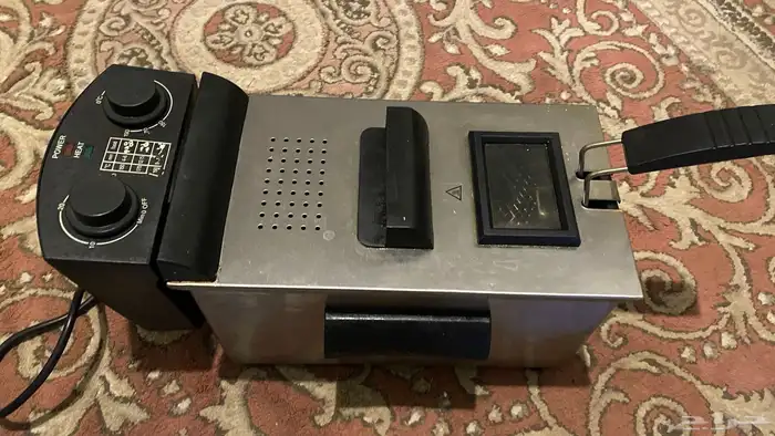 قلايه كهربائيه استخدام نظيف جدا  سعرها50 0