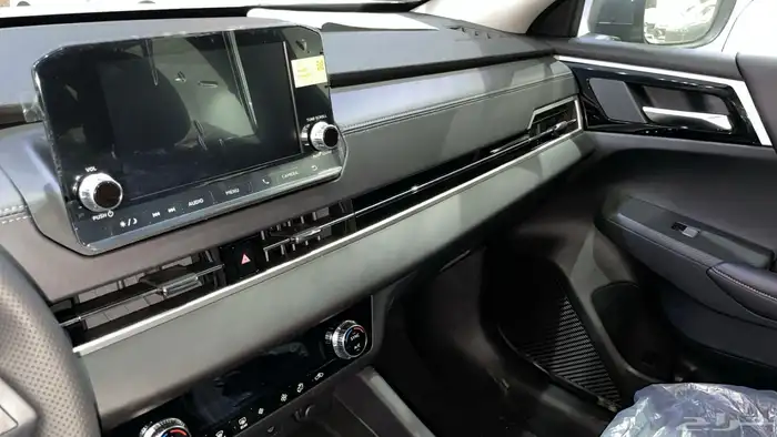 ميتسوبيشي اوتلاندر 2025 نص فل 9