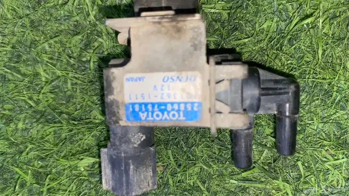 قطع هايلكس يبانيه 1998 الى 2005 8