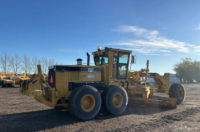 للبيع قريدر كتربلر حجم 14H موديل 2007 3