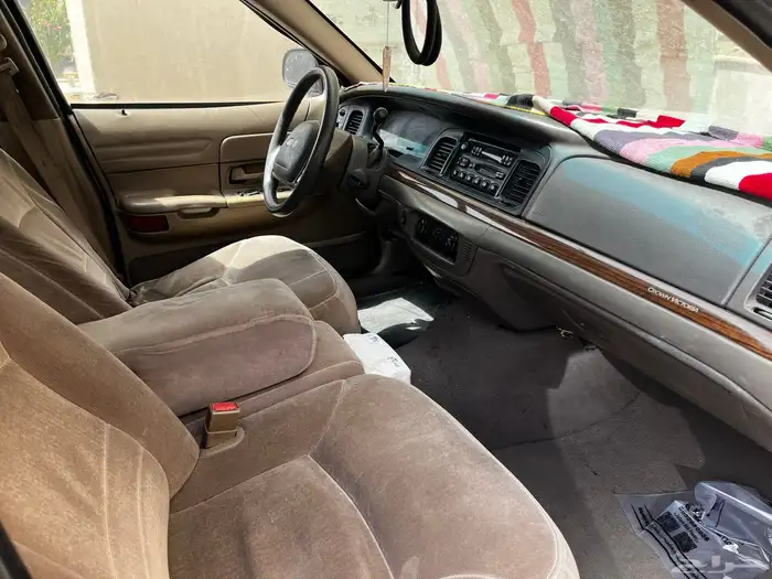 فورد كراون فكتوريا ممشى قليل 5