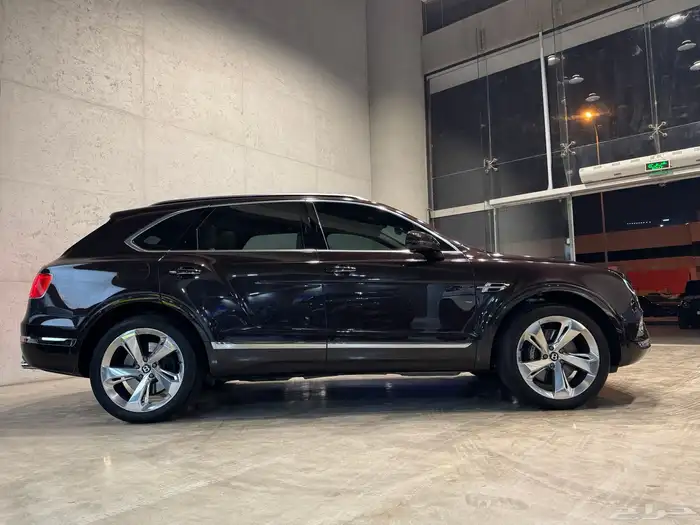 بنتلي Bentayga موديل 2020م (وارد ساماكو) 4