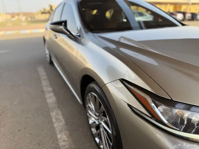 لكزس Es250 موديل 2023 3