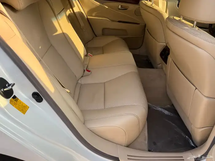 لكزس LS460 2013 19
