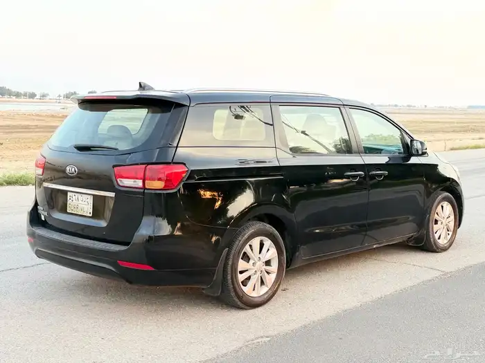 كيا كارنفال 2015 للبيع نضيفه 5