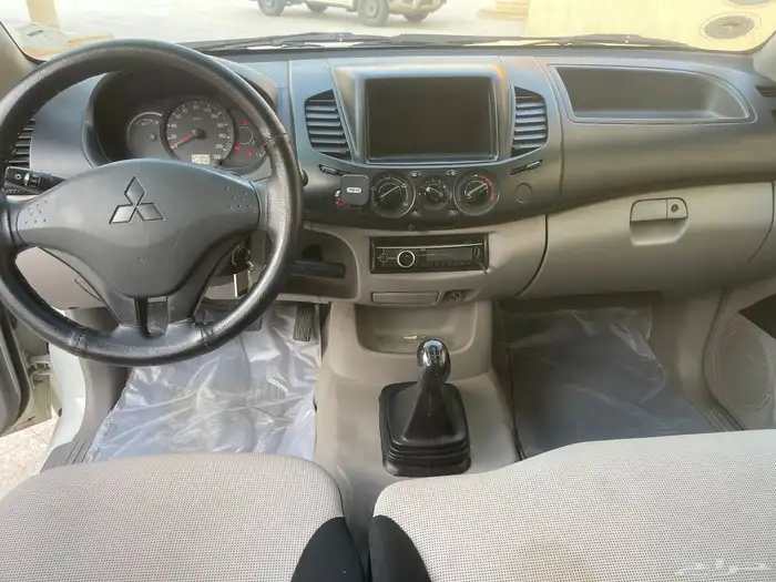 ميتسوبيشي L200 بنزين 2015 ممشى قليل 35