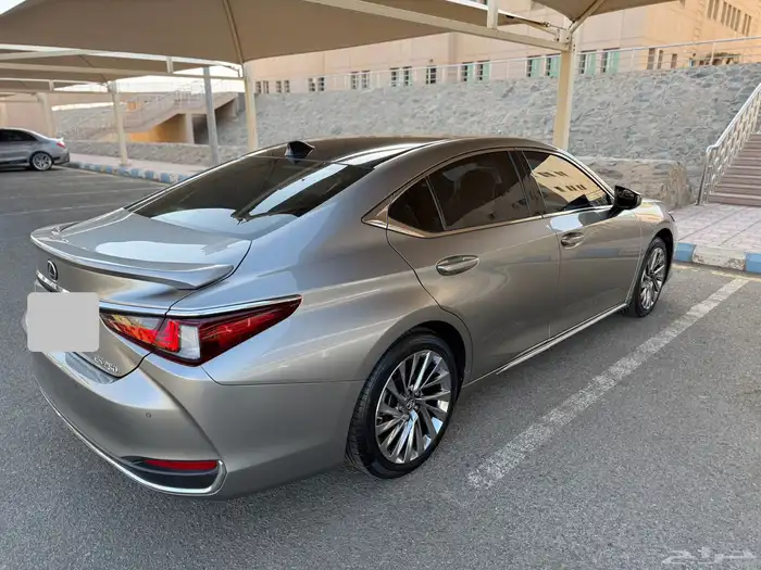 لكزس Es250 موديل 2023 8