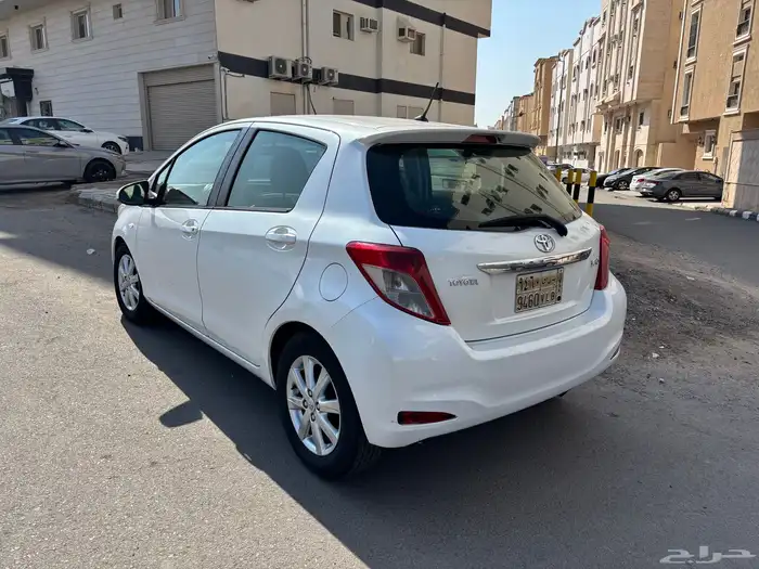 تويوتا يارس هاتشباك 2012 5