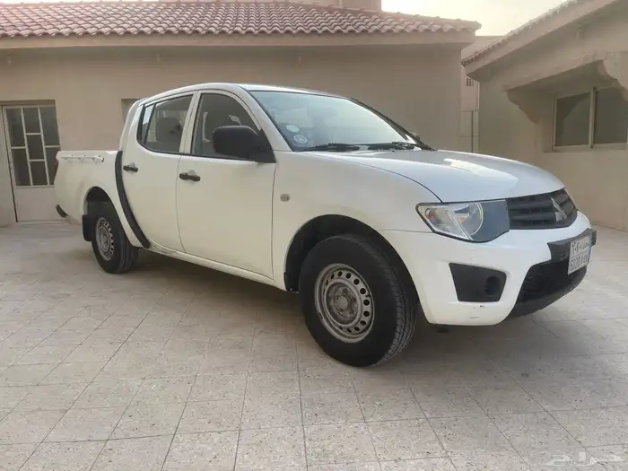 ميتسوبيشي L200 بنزين 2015 ممشى قليل 8