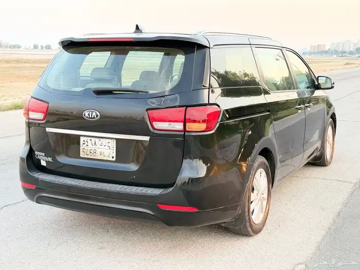 كيا كارنفال 2015 للبيع نضيفه 8