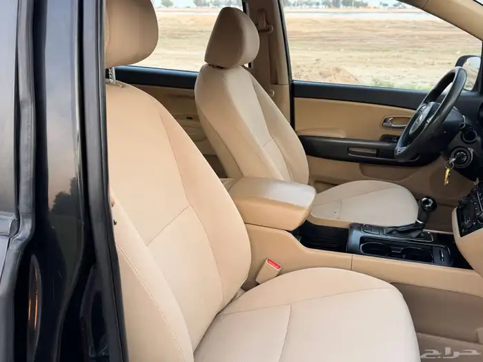 كيا كارنفال 2015 للبيع نضيفه 19