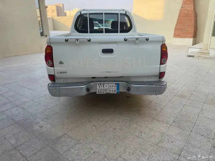 ميتسوبيشي L200 بنزين 2015 ممشى قليل 5