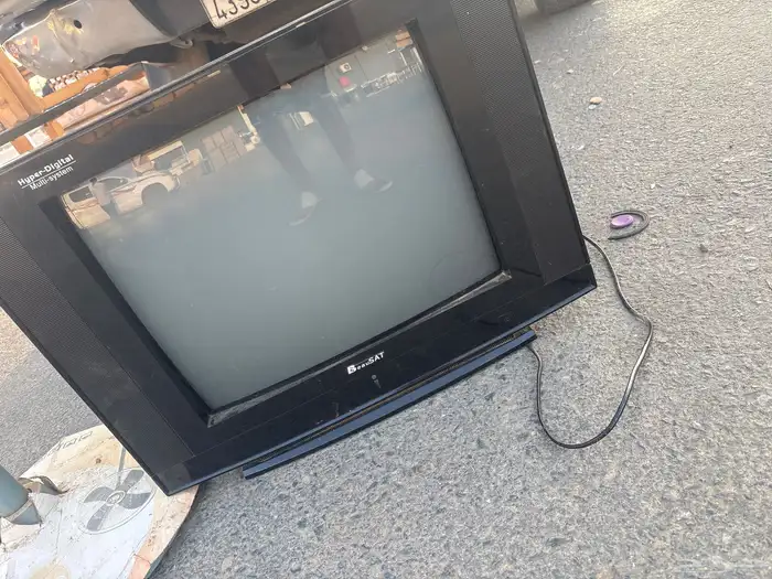التلفزيون للبيع 2