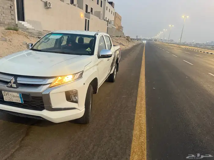 للبيع ميستوبيشي 2020 200L 2