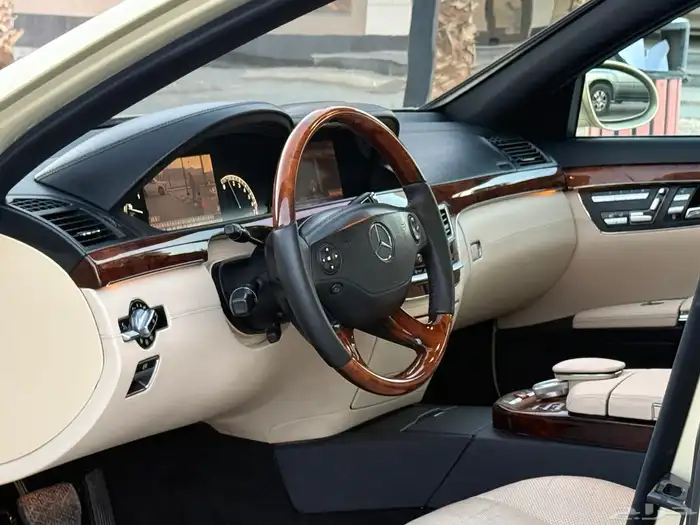 مرسيدس بانوراما 2008 فل كامل 350 لارج AMG 19